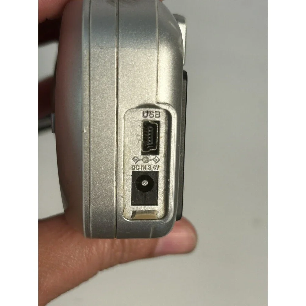 Olympus CAMEDIA D-395 3.2MP Digital Camera - Silver
